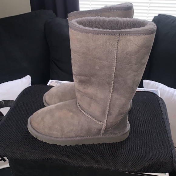 Authentic Ugg boots classic gray sz 5 - Picture 2 of 5